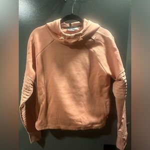 Activewear Puma long sleeve.